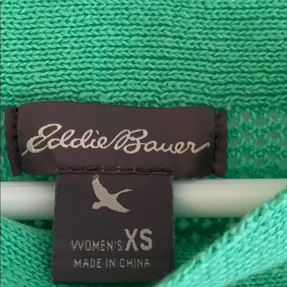 Lightweight, cropped sleeved Eddie Bauer Shirt - Picture 2 of 5